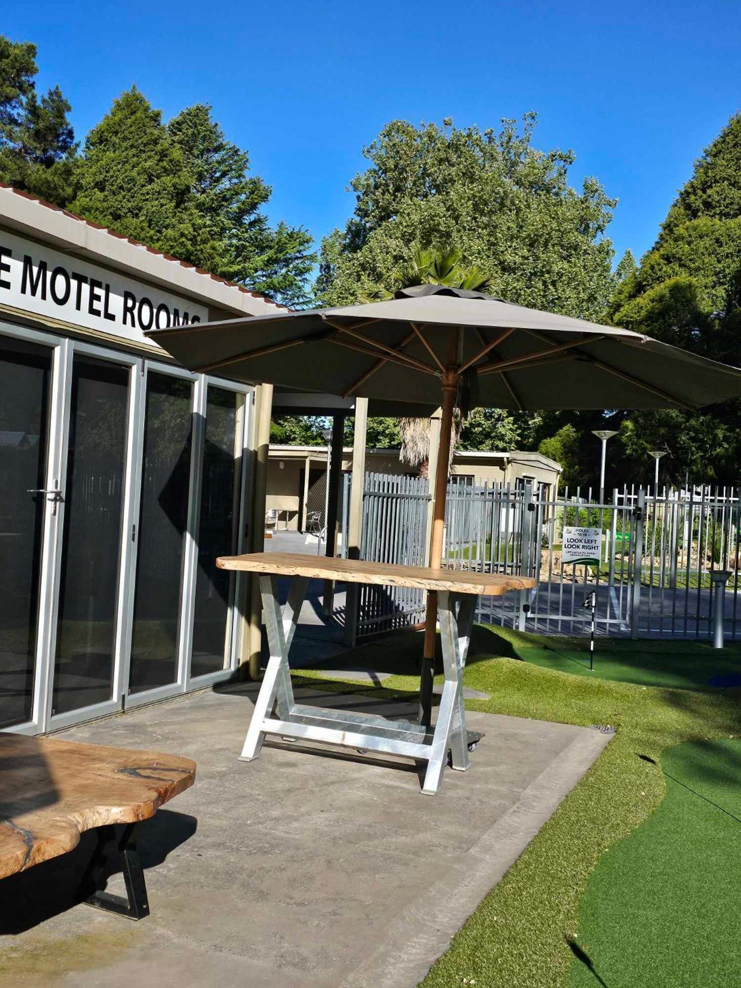 The Bright Motor Inn Buitenkant foto
